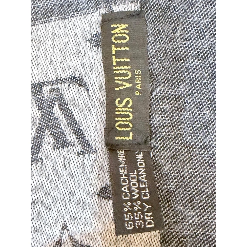 Louis Vuitton Monogram Shine Shawl Grey Silver Silk Wool Scarf Fringed Square - Picture 8 of 8